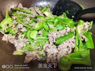 青椒炒牛肉的做法步骤：4