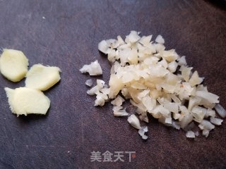 菠菜炒鸭血的做法步骤：5