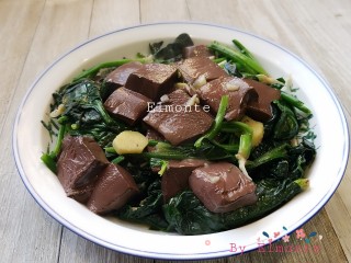菠菜炒鸭血的做法步骤：10