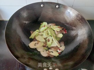 腊肉炒儿菜的做法步骤：4