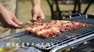 烧烤羊肉串的做法步骤：1