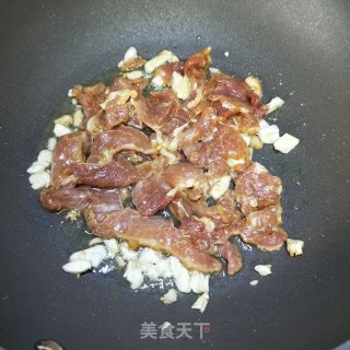 姬松茸炒肉片的做法步骤：9