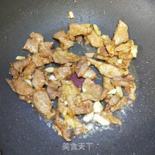 姬松茸炒肉片的做法步骤：10