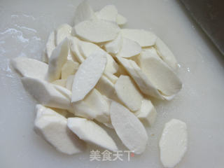 香菇胡萝卜炒铁棍山药的做法步骤：3