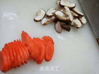 香菇胡萝卜炒铁棍山药的做法步骤：4