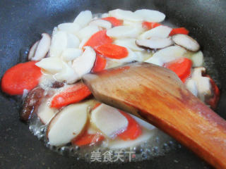 香菇胡萝卜炒铁棍山药的做法步骤：7