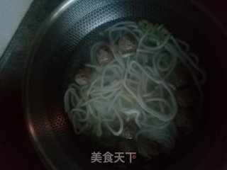 牛筋丸土豆粉的做法步骤：4
