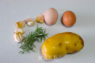 土豆鸡蛋早餐饼的做法步骤：1