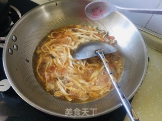 鸡肉蘑菇汤面的做法步骤：5