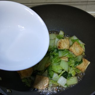 白菜炖豆腐的做法步骤：9