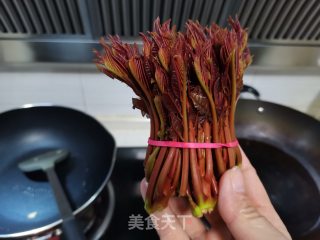 凉拌椿芽的做法步骤：1