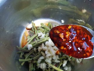 凉拌椿芽的做法步骤：7