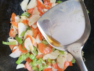 青椒胡萝卜炒山药的做法步骤：8