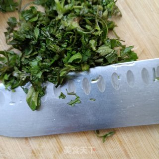 贻贝荠菜滑鹅蛋的做法步骤：2