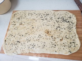 黑芝麻花卷的做法步骤：3