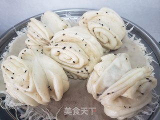 黑芝麻花卷的做法步骤：8