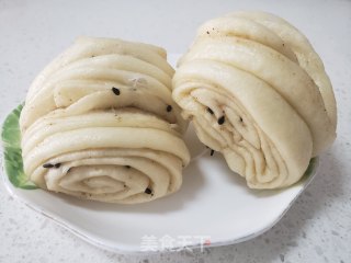 黑芝麻花卷的做法步骤：10