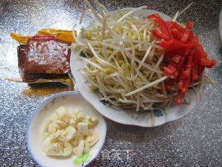 香干炒黄豆芽的做法步骤：1