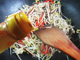 香干炒黄豆芽的做法步骤：5