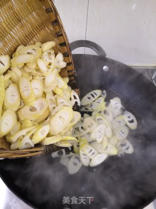 春笋炒腊肉的做法步骤：2