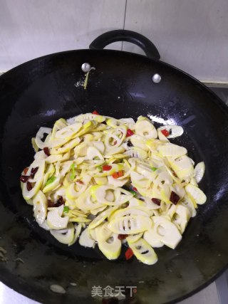 春笋炒腊肉的做法步骤：10