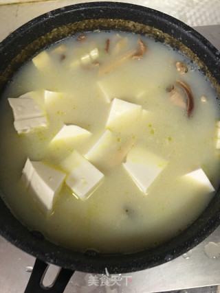 河蚌咸肉汤的做法步骤：4