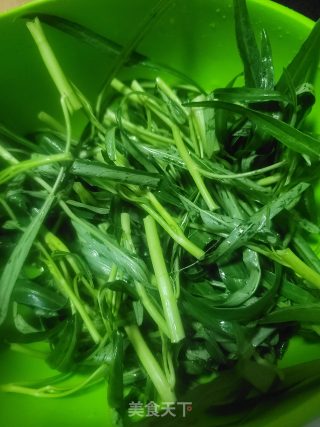 豆豉炒空心菜的做法步骤：1
