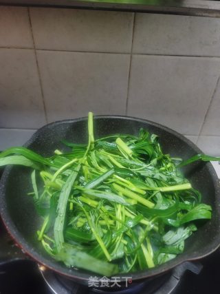 豆豉炒空心菜的做法步骤：4