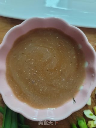 青蒜炒生肠的做法步骤：5
