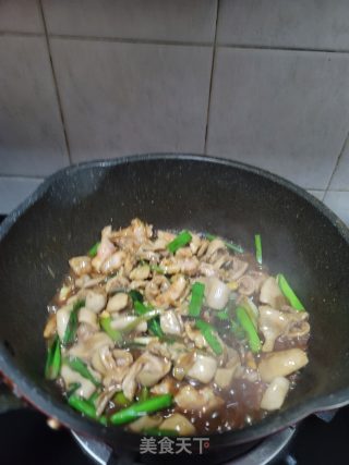 青蒜炒生肠的做法步骤：11
