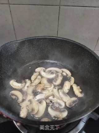 蘑菇蒸黄花鱼的做法步骤：6