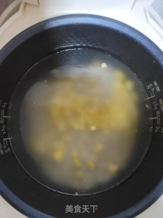 大麦玉米粥的做法步骤：2