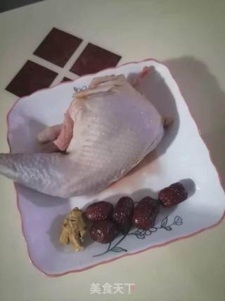 电饭锅炖鸡腿的做法步骤：1