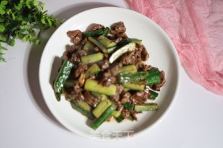 黄瓜炒牛肉的做法步骤：8