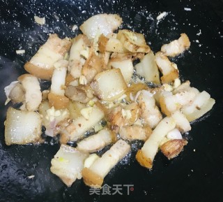 酸菜炒扣肉的做法步骤：3