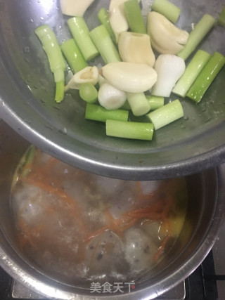 贡丸杂菜汤的做法步骤：6
