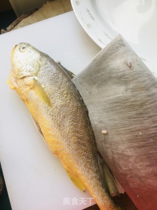 豉油黄花鱼的做法步骤：1