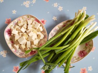 香辣小葱拌豆腐的做法步骤：1