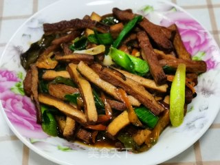 辣椒青蒜炒干子的做法步骤：10
