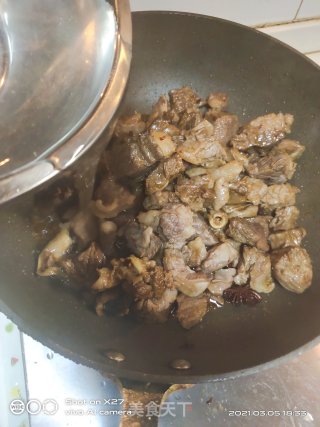 牛腩烧黄瓜的做法步骤：8