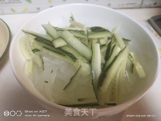 黄瓜拌凉皮的做法步骤：3