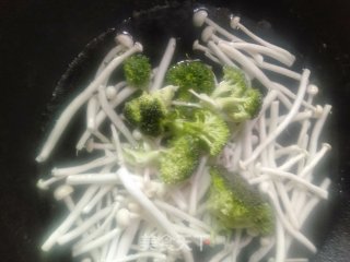 时蔬肉丸汤的做法步骤：5