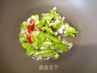 螺丝椒炒口蘑的做法步骤：6