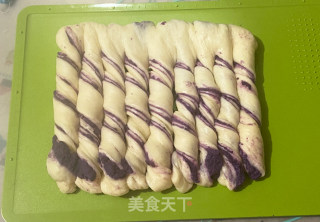 吃一次就爱上的紫薯吐司，用料十足的做法步骤：12