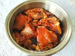 自制美味酱牛肉的做法步骤：1
