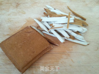 香干烧萝卜的做法步骤：2