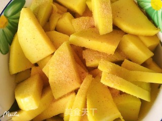 甘草椒盐芒果捞的做法步骤：3
