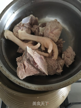 胡萝卜苹果扇骨汤的做法步骤：4