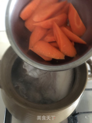 胡萝卜苹果扇骨汤的做法步骤：5