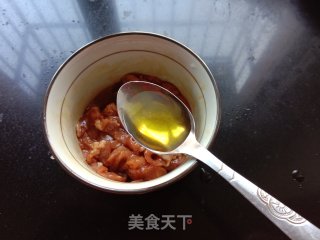 莴笋丝炒肉的做法步骤：2